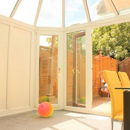 Welcome Home Twin Bedroom Near Heathrow Airport, London Yiewsley Eksteriør billede