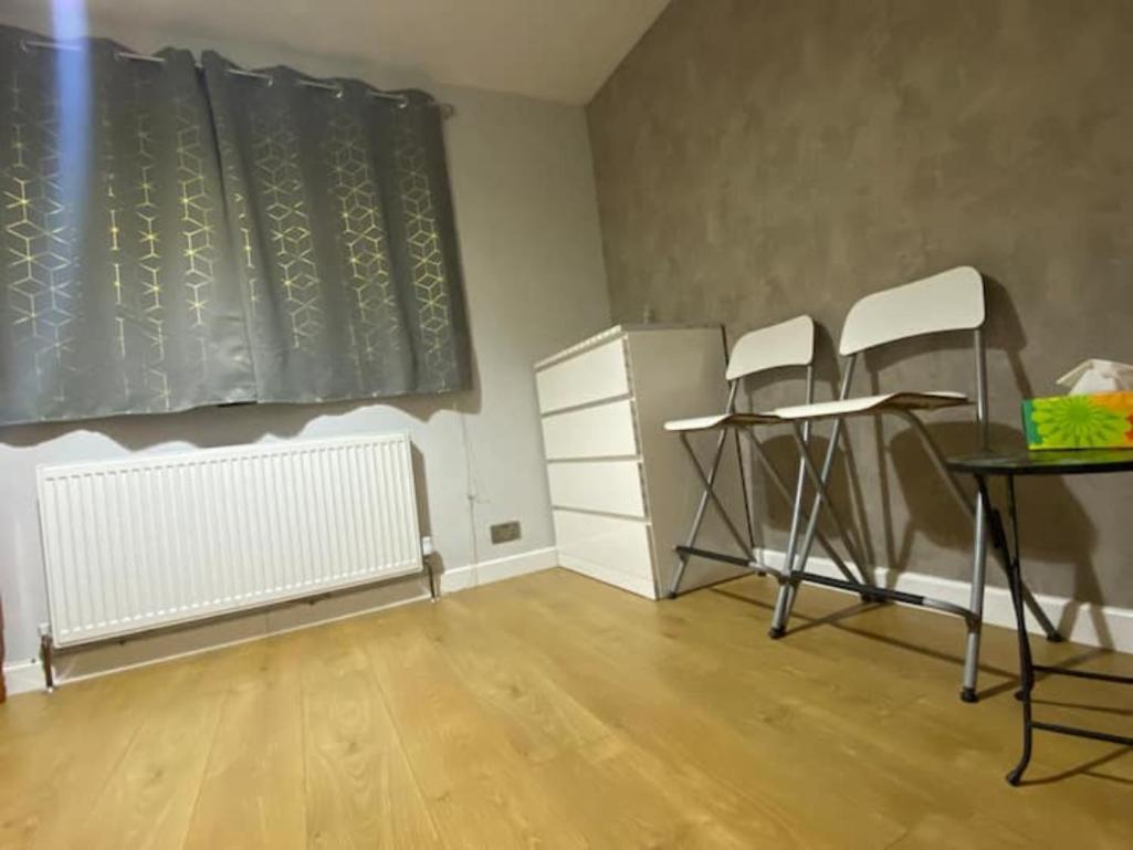 Welcome Home Twin Bedroom Near Heathrow Airport, London Yiewsley Eksteriør billede